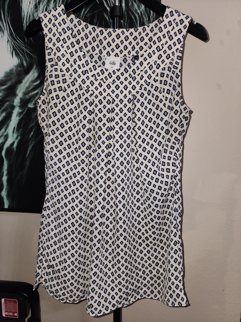 CAbi White and Navy Geometric Sleeveless Camisole Size Medium